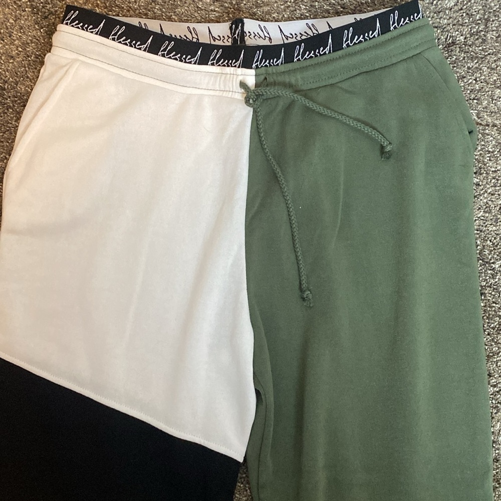No Boundaries Women’s Tri Color Sweatpants Joggers sz XL NWOT - Picture 3 of 7